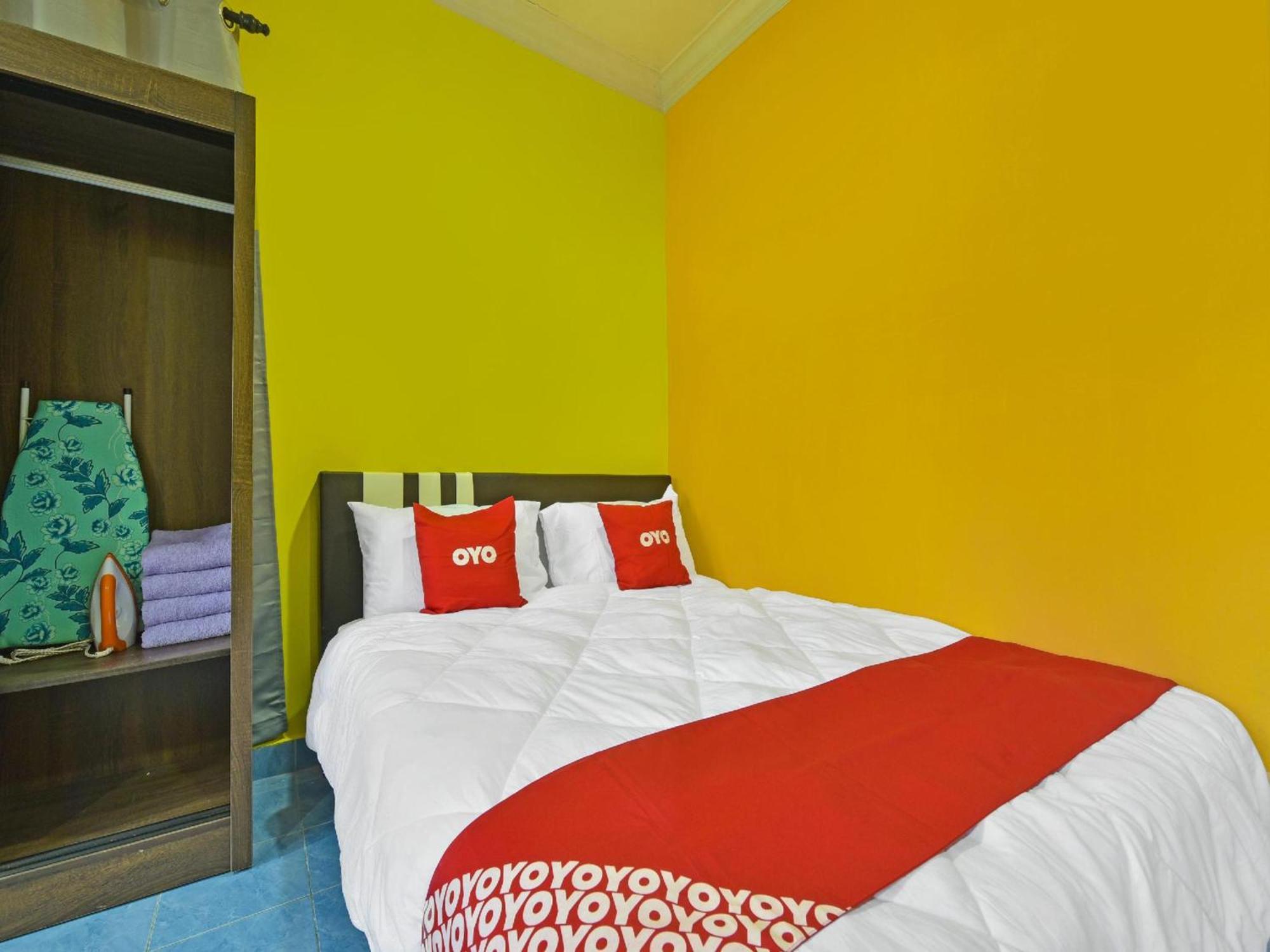 Oyo 90744 Bari Indah Beach Resort Kuala Terengganu Bagian luar foto
