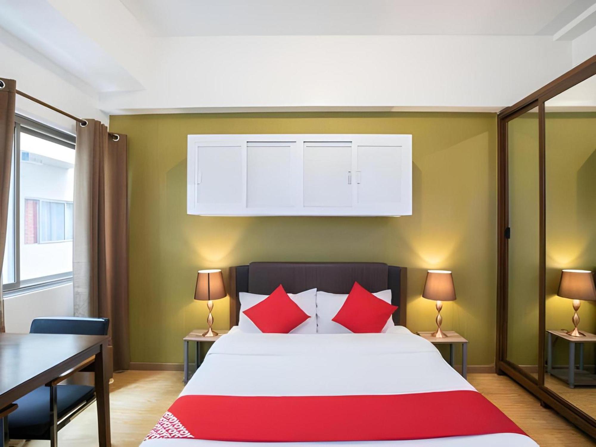 Oyo 90744 Bari Indah Beach Resort Kuala Terengganu Bagian luar foto